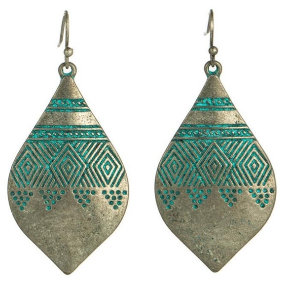 n/a Jewelry - Bohemian Rustic Weathered Leaf Drop Earrings